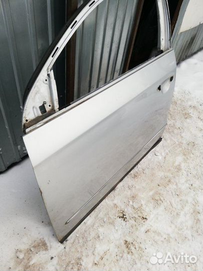 Дверь передняя левая Volkswagen Passat B6 BZB