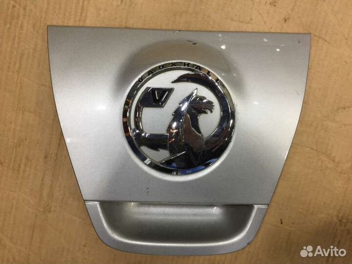 Ручка багажника зад на Opel Astra J