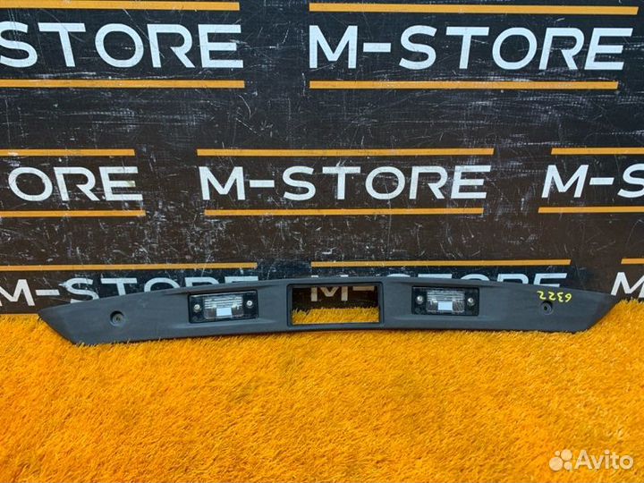 Накладка замка багажника Volkswagen Tiguan 5N cczd