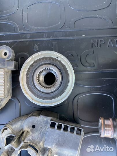 Генератор Bosch 231004EA0A на запчасти