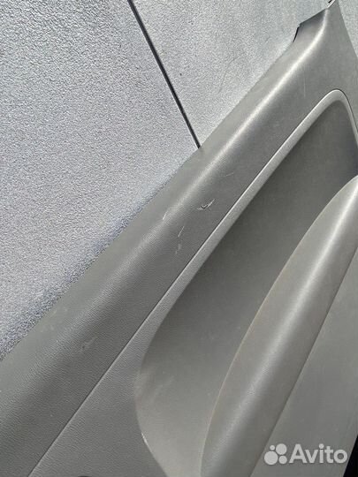 Обшивка задней двери Hyundai grand starex,H-1