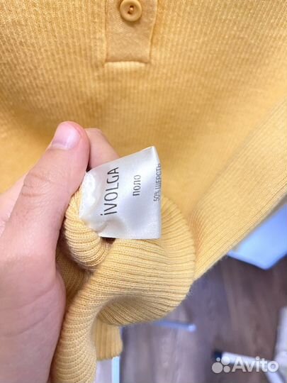 Поло нежно-желтого цвета Ivolga тонкое и с шерстью