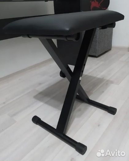 Банкетка для пианино