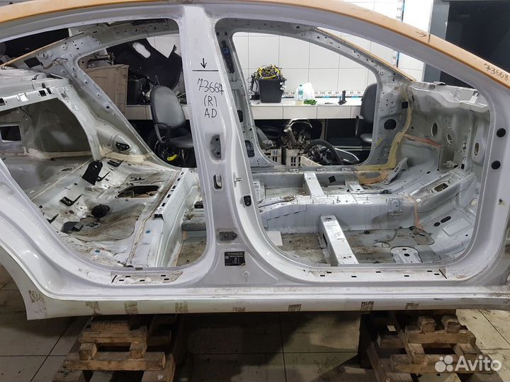 Порог с центральной стойкой правый