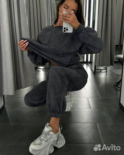 Костюм женский