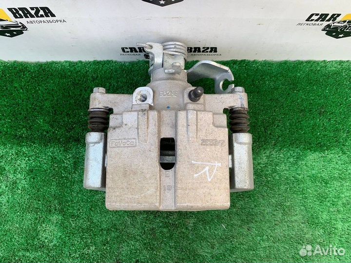 Суппорт задний правый R Ford Mustang