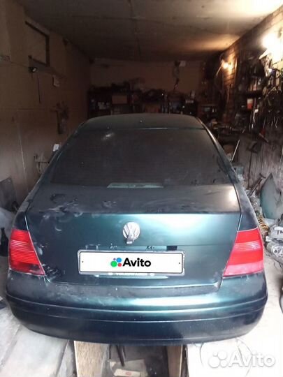Volkswagen Bora 2.0 МТ, 1999, битый, 235 000 км