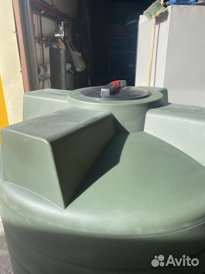 Бак для вoды емкoсть 1000 литров 1