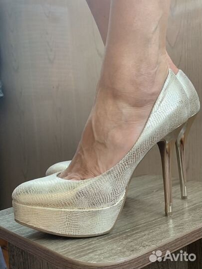 Туфли Guess