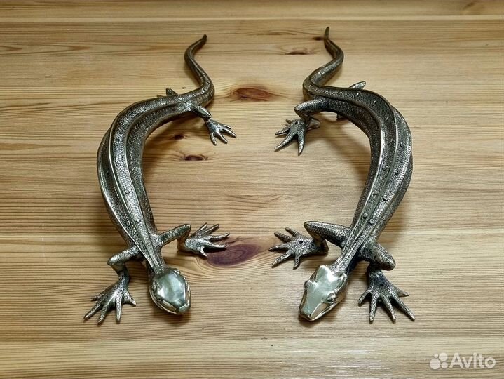 Дверная ручка «ящерица»