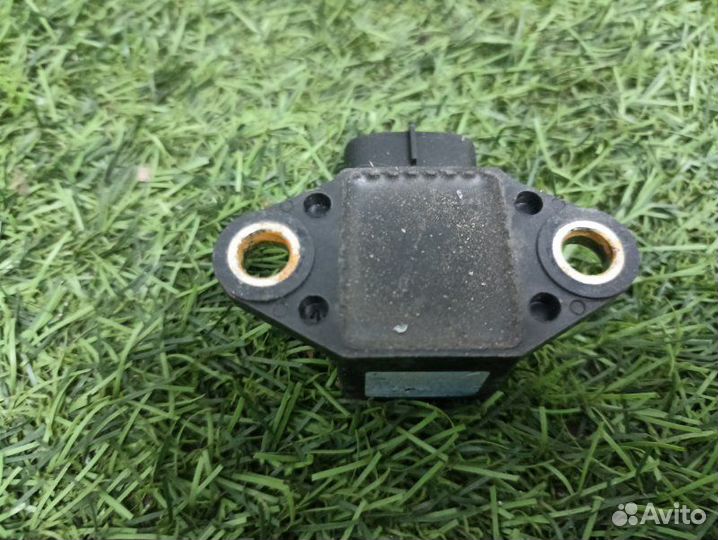 Датчик ускорения Toyota Land Cruiser Prado J120