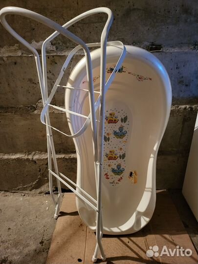 Детская ванночка с подставкой