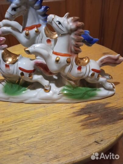 Статуэтка фарфор