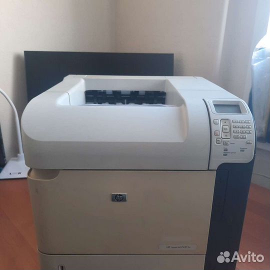 Принтер лазерный HP P4515n отличный