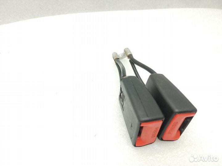 Ответная часть ремня безопасности задняя левая