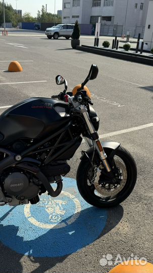 Ducati Monster 696 ABS