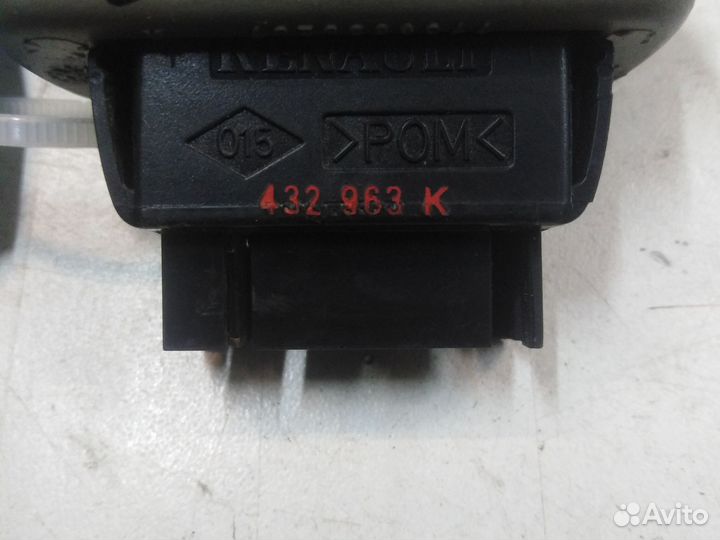 Кнопа стеклоподьемника Renault Scenic