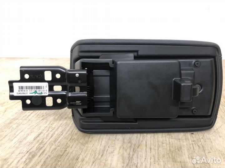 Подлокотник передний Renault Arcana