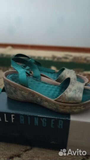 Босоножки женские