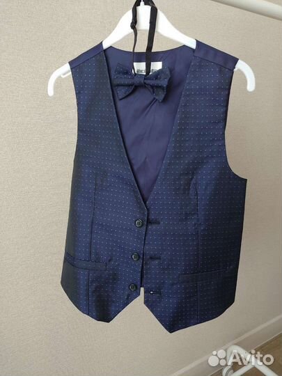 Жилетка для мальчика школьная, с бабочкой