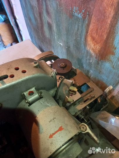 Петельная швейная машина бу