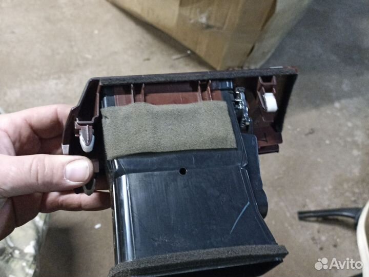 Левый воздуховод toyota camry v50