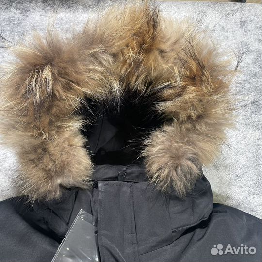 Зимняя куртка Canada Goose