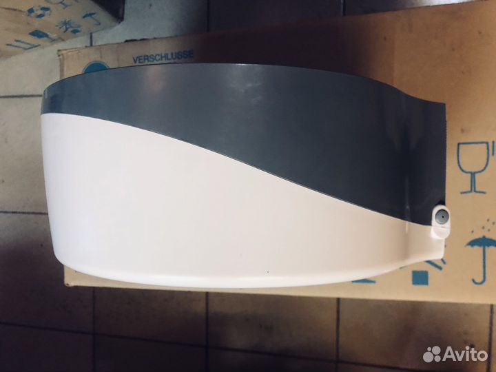 Диспенсер для туалетной бумаги tork