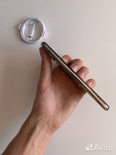 iPhone 10 64gb отличный(акб-100)