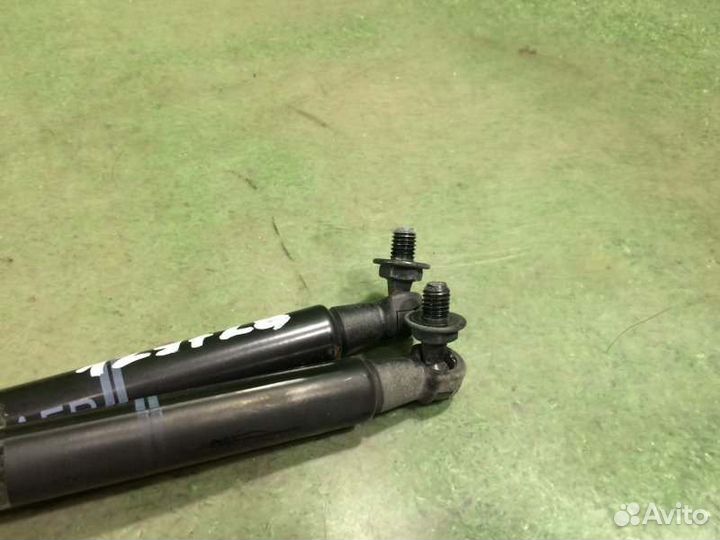 Амортизатор двери багажника Toyota Passo KGC30 1KR