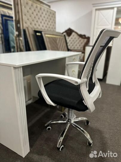 Стул для письменного стола новый