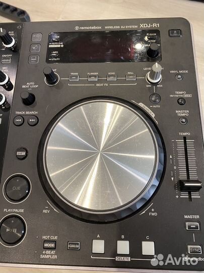 DJ контроллер pioneer xdj r1