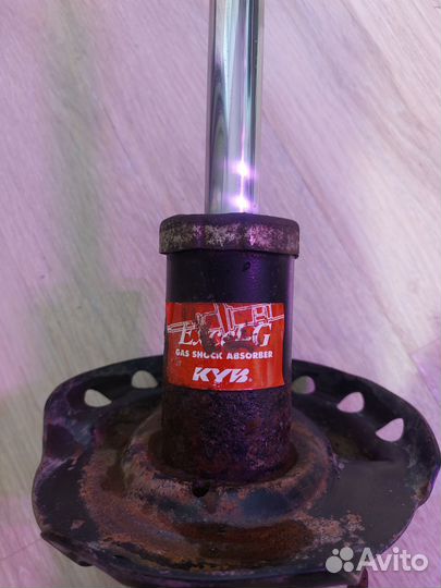 Амортизатор передний правый kyb opel astra h