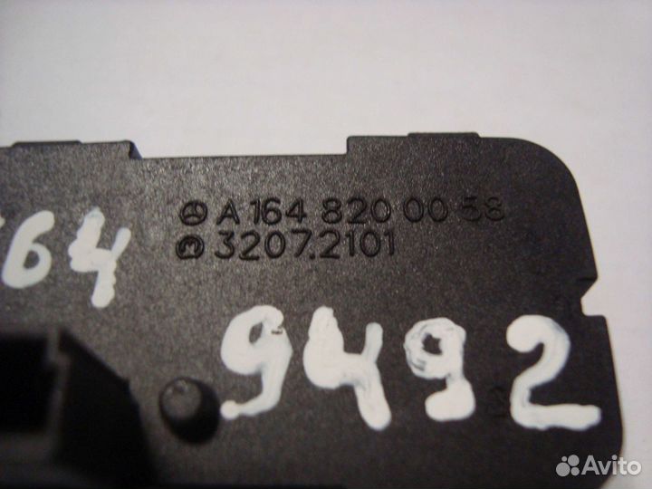 Фонарь обшивки багажника W164 A1648200058