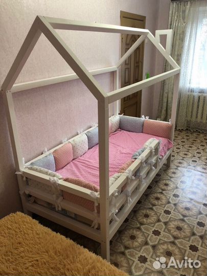 Кровать домик