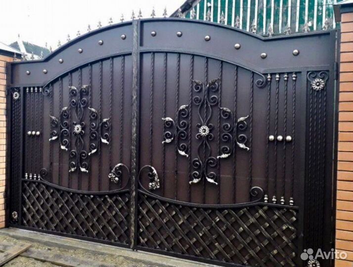 Кованные распашные ворота от производителя