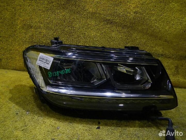 Фара правая Volkswagen Tiguan