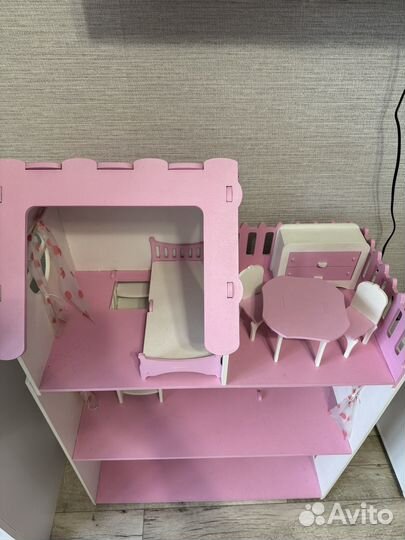 Большой кукольный домик