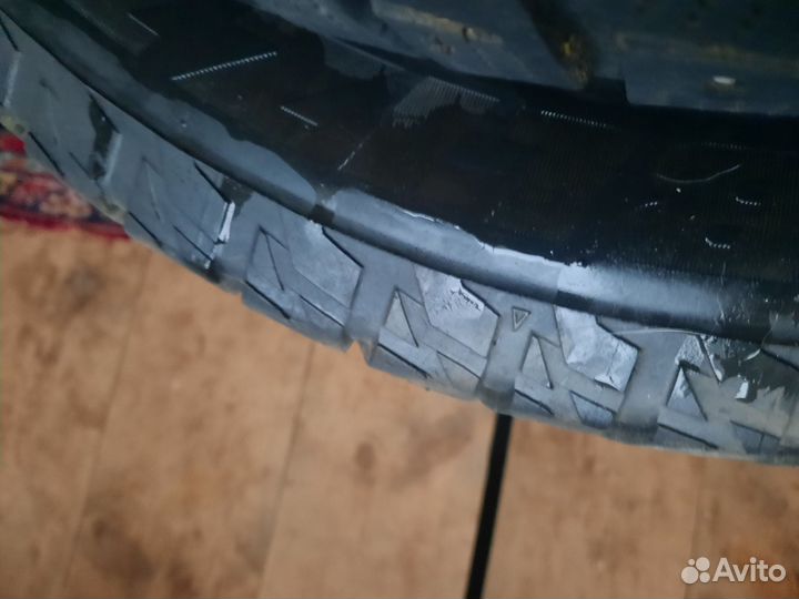 Bridgestone Blizzak Spike-02 215/65 R16 98T