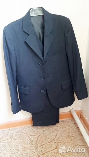 Костюм тройка школьный