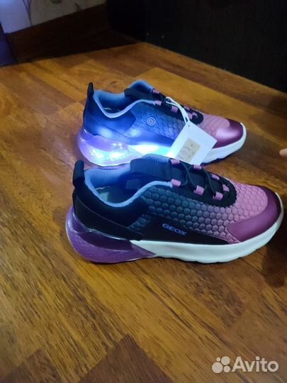 Кроссовки geox 31