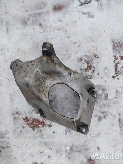 Опора двигателя левая Volkswagen Sharan 1995-2000