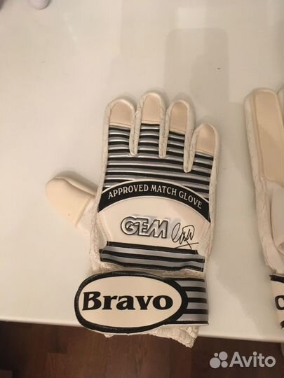 Вратарские перчатки новые