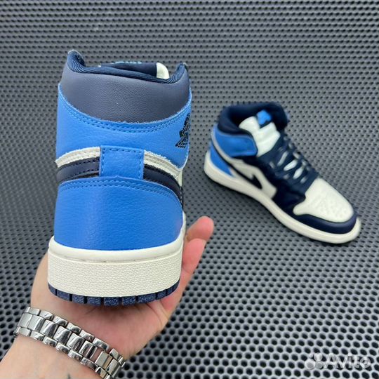 Nike Air Jordan 1 Retro High Obsidian UNC