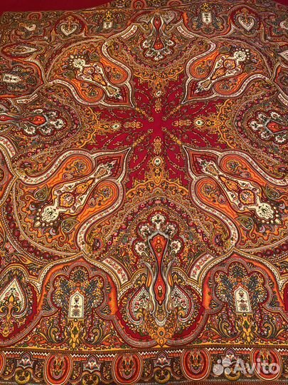 Павлопасадский платок новый 140*140