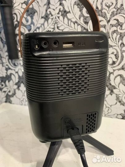 Домашний мини проектор umiio A008