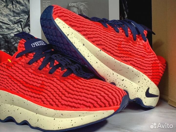 Кроссовки Nike красные