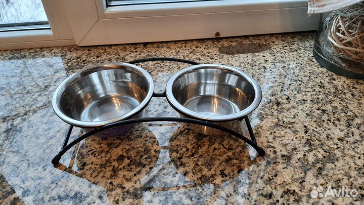 Миски на подставке для собак и кошек