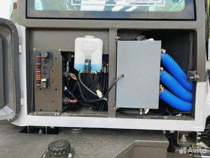 Фронтальный погрузчик STI ZL12S, 2023