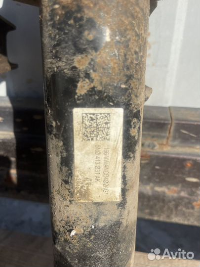 Стойки передние tiguan 1